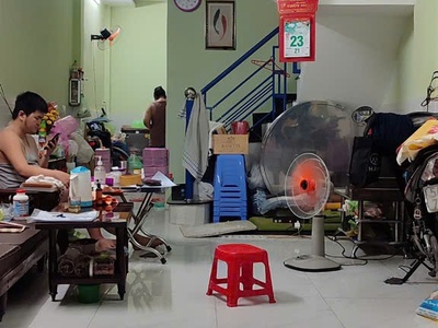  tám danh, p.4, q.8   43m    2 tầng   sổ hoàn công đủ - chỉ 5.65 tỷ. 2
