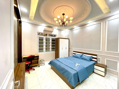 Cho thuê nhà mặt ngõ Văn Cao, DT: 58m2, 4 p.ngủ. 3