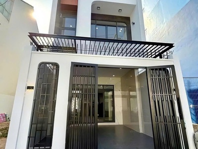 Nhà ngộp 125m2 giá 2.3ty tại thủ dầu 1 chủ nợ bank cần bán gấp 0