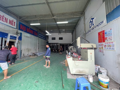 Quận 2 - tp thủ đức   sang mb nhà xưởng mới đẹp có văn phòng   dt : 8m x 25m  , lề đường 10m, tel : 3