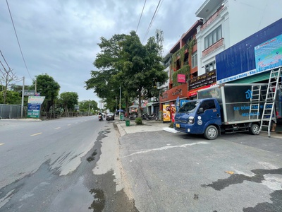 Quận 2 - tp thủ đức   sang mb nhà xưởng mới đẹp có văn phòng   dt : 8m x 25m  , lề đường 10m, tel : 2