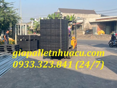 Thanh lý pallet nhựa chân cốc giá tốtttttt 2