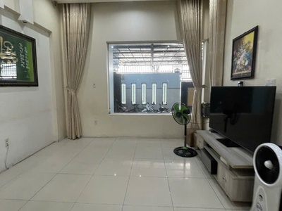 Gấp bán nhà mặt tiền kinh doanh ngay chợ bình thành 164m2-4 tầng thang máy 15 tỷ 2