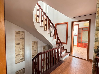 Bán tòa văn phòng 8 tầng mặt phố lụa  100m2 - mặt tiền 5m   kinh doanh hái ra tiền   100m giá tốt 2