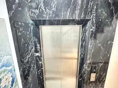 Nhà đẹp mới -6t- oto cách 50 m - thang máy - hệ thống phòng cháy đầy đủ - vừa ở vừa cho thuê dòng 2