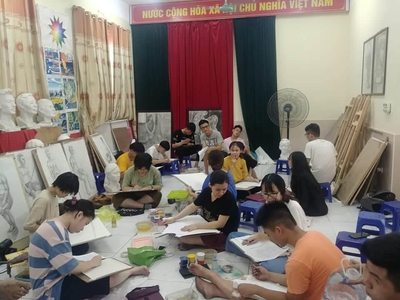 Lớp vẽ ở Sài đồng Long biên 1