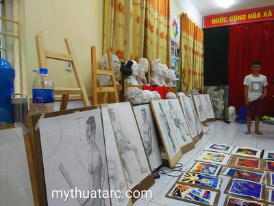 Lớp vẽ ở Sài đồng Long biên 2