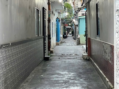 Nhỏ xinh chờ hô biến thành tổ ấm mớiNgô Quyền, P.8, Q.10   phường Diên Hồng mới  24m  -3m x 8.5m 0