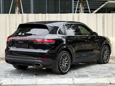 Porsche Cayenne 1