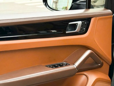 Porsche Cayenne 5