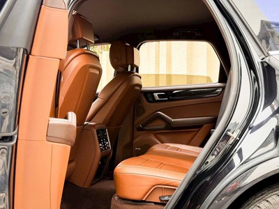 Porsche Cayenne 6