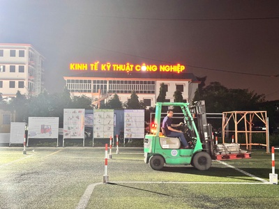 Dạy lái xe nâng, máy xúc, máy cẩu tại Hải Phòng 1