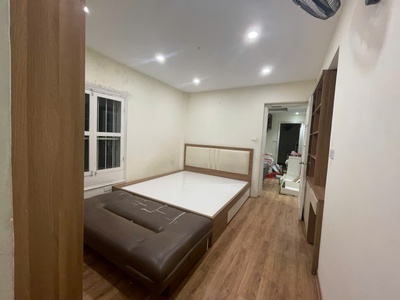 Chính chủ cần bán căn hộ tập thể đẹp - giá tốt - ngay mặt phố nguyễn văn cừ, long biên, tphn 2