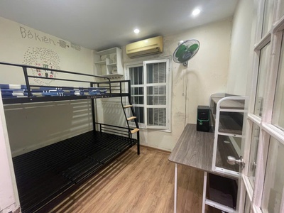 Chính chủ cần bán căn hộ tập thể đẹp - giá tốt - ngay mặt phố nguyễn văn cừ, long biên, tphn 3
