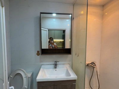 Chính chủ cần bán căn hộ tập thể đẹp - giá tốt - ngay mặt phố nguyễn văn cừ, long biên, tphn 4