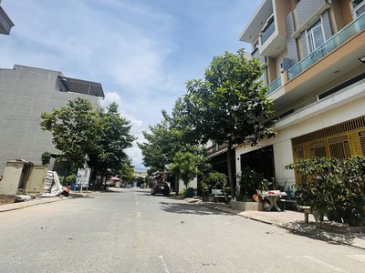 Bán biệt thự liền kề 4 tầng, 64m2, 4pn, bình thắng, dĩ an, bình dương. sổ đỏ, giá 7.2 tỷ. 3