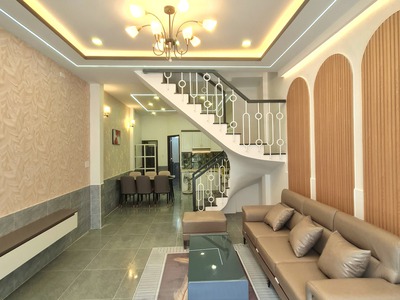 Nhà đẹp full nội thất xịn, 4x15m với 3 phòng ngủ, gần uỷ ban phường thạnh lộc, 5 phút gò vấp 1