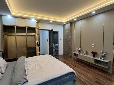 Hơn 7 đồng - 42m  siêu phẩm ngọc thụy    nhà đẹp dân xây, ô tô đỗ cửa   gần trường qt pháp, khai 3
