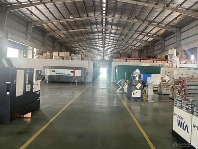Cho thuê nhà xưởng   phường tân thới nhất, quận 12.dt 5000m, 300 triệu 1