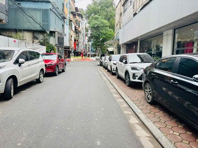 Giảm sốc chỉ hơn 6 tỷ nhà đẹp 5 tầng phố vip...