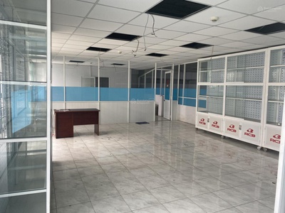 Cho thuê kho xưởng 5000m2  xd: 3300m2  giá tốt kcn vĩnh lộc. pccc tự động, trạm điện 3