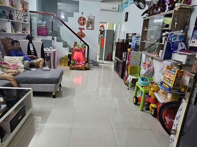  hẻm ô tô lý thuyết   2 mặt hẻm thoáng   trung tâm q8   chỉ 2 phút q1   giá 5,7 tỷ  0
