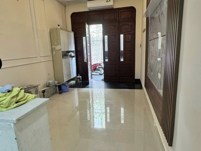 Cho thuê nhà nguyên căn cù chính lan, 45m2 x 5 tầng, 6 ngủ, 15 triệu/tháng 0