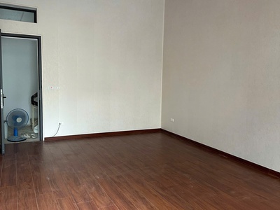 Cho thuê nhà ngõ 1041 giải phóng, 67m2 x 3 tầng 4pn, 15 triệu kd, vp kết hợp ở 1