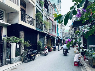 Bán nhà mặt tiền nguyễn thanh tuyền - lê văn sỹ, 4.2x17m,  4 tầng, có 15pn, 11,9 tỷ. 0