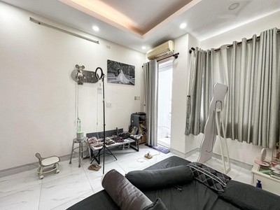 Nhà 5 tầng tôn đản quận 4   giá chỉ 5 tỷ   ngay trung tâm   ở ngay hoặc khai thác chdv 1