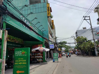 Căn nhà   gato  giữa lòng thủ đức - giá chỉ 5,6 tỷ - xe hơi ngủ trong nhà. 1