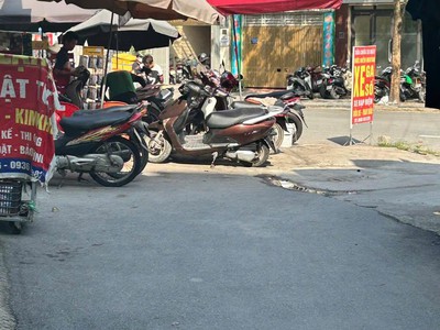Bán nhà văn phú   hà đông, 47m  x 4 tầng, nhà dân xây chắc chắn, ngõ thông   cách phố chỉ 50m  giá 0