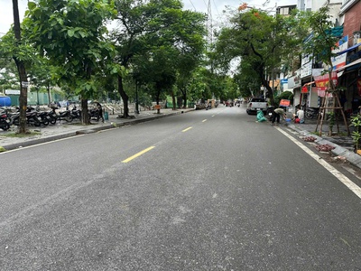 Không phải là siêu phẩm mà là cực phẩm nhà mặt phố là em mặt phố đặng tiến đông, hoàng cầu trung 0