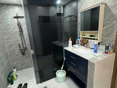Siêu hiếm khuất duy tiến ,lô góc, nhà đẹp,3 thoáng, ngõ ô to tránh , tiện ích bạt ngàn 42m giá 9,8 3