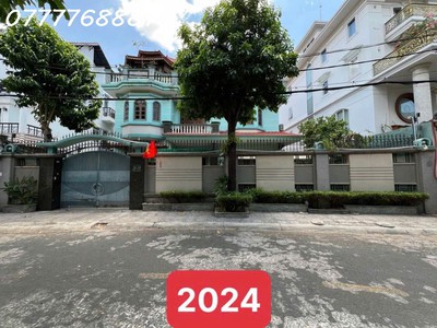 Bán lô đất 1000m2 2mt ngay trần não quận 2 chỉ 130tr/m2 có 2 biệt thự 0