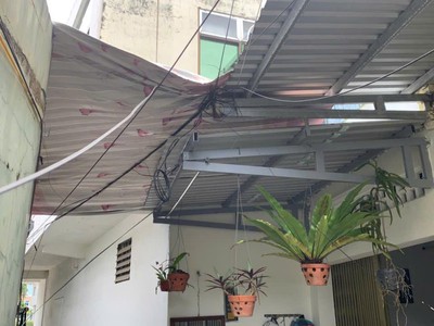 Bán nhà mặt phố hùng vương, quảng ngãi. dt 36m2, giá hời 4 tỷ, sổ hồng riêng 1