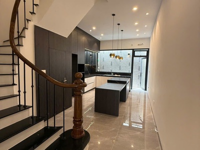  bán nhà ngọc thụy-long biên siêu phẩm ngõ 268 ngọc thụy   82m    5 tầng thang máy   gara   ở 1