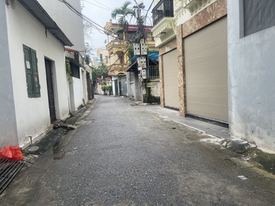 Cần bán 74m2 đất mặt ngõ 51 Giang Biên. Đường ô tô tránh, xung quanh bạt ngàn tiện ích 0