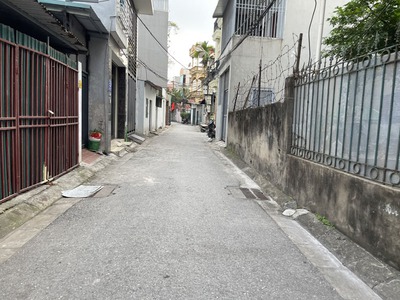 Cần bán 74m2 đất mặt ngõ 51 Giang Biên. Đường ô tô tránh, xung quanh bạt ngàn tiện ích 2