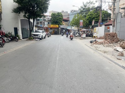 Hiếm  Cần bán 59m2, nhà 3 tầng mặt phố Trâu Quỳ. Khu kinh doanh sầm uất, dòng tiền ổn định 2