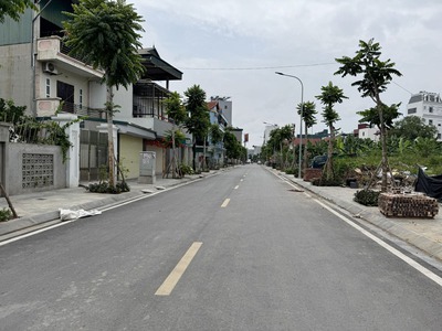 Cần bán 229m2 đất, đường 14m tại Cự Khối - Kết nối cầu Thanh Trì 100m. Xưởng cao 10m, dòng tiền đều 3