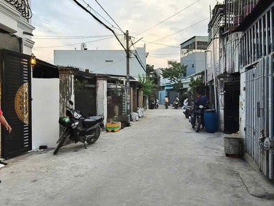 Nhà đẹp sang trọng 1 lầu 4mx12m gần chợ đông thạnh hóc môn 0