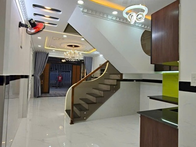 Nhà đẹp sang trọng 1 lầu 4mx12m gần chợ đông thạnh hóc môn 5