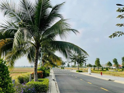 Nền ngang 5m vị trí kinh doanh thuận tiện-cách sân bay Long Thành 5km-sổ sẵn giá 10tr/m2 0