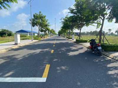 Nền ngang 5m vị trí kinh doanh thuận tiện-cách sân bay Long Thành 5km-sổ sẵn giá 10tr/m2 1