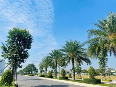 Nền ngang 5m vị trí kinh doanh thuận tiện-cách sân bay Long Thành 5km-sổ sẵn giá 10tr/m2 3
