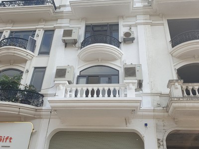 Cho thuê  Tầng 1  gác lửng  và 1 phòng tầng 4 tại BIỆT THỰ VIP  SỐ 35 NGÕ 100 PHỐ DỊCH VỌNG HẬU - CẦ 1