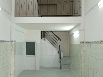 Cho thuê nhà nguyên căn mặt tiền đường Hoàng Diệu - Q4 - TPHCM 2