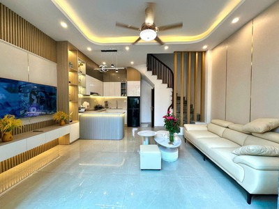 Tt mỹ đình - lô góc- 6 phòng cho thuê - ô tô qua nhà - diện tích 34m2 - giá chỉ 7,6 tỷ 1