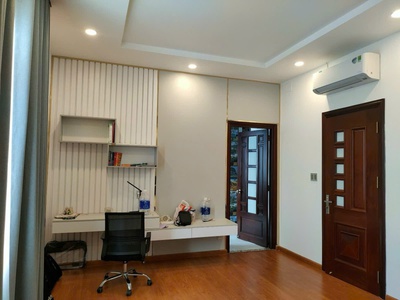 Bán nhà mặt tiền đường số 94 quận 2 160m2 5 tầng btct ngang khủng 8m 1